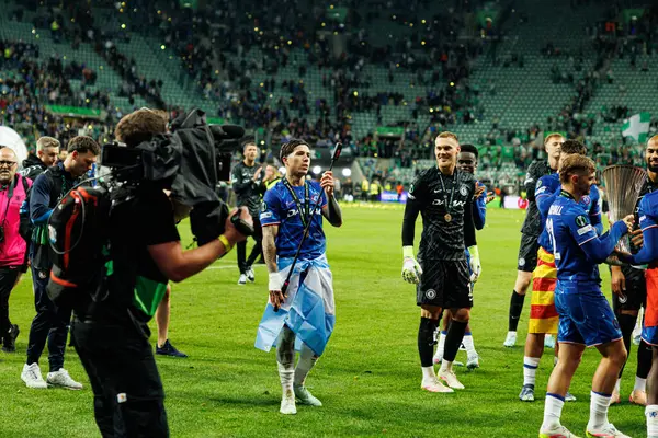 Enzo Fernandez, Real Betis Balompie ve Chelsea FC (Maciej Rogowski) arasında oynanan UEFA Konferans Ligi 2025 final maçında görüldü.)