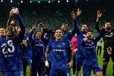 Chelsea 'nin oyuncuları, Real Betis Balompie ile Chelsea FC (Maciej Rogowski) arasında oynanan 2025 UEFA Konferans Ligi final maçında kutlama yaparken görüldü.)