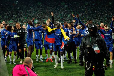 Chelsea 'nin oyuncuları, Real Betis Balompie ile Chelsea FC (Maciej Rogowski) arasında oynanan 2025 UEFA Konferans Ligi final maçında kutlama yaparken görüldü.)