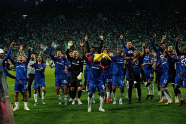 Chelsea 'nin oyuncuları, Real Betis Balompie ile Chelsea FC (Maciej Rogowski) arasında oynanan 2025 UEFA Konferans Ligi final maçında kutlama yaparken görüldü.)