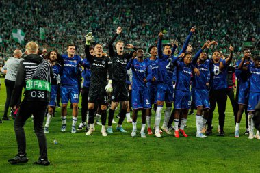 Chelsea 'nin oyuncuları, Real Betis Balompie ile Chelsea FC (Maciej Rogowski) arasında oynanan 2025 UEFA Konferans Ligi final maçında kutlama yaparken görüldü.)