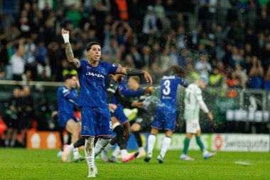 Enzo Fernandez, Real Betis Balompie ve Chelsea FC (Maciej Rogowski) arasında oynanan UEFA Konferans Ligi 2025 final maçında görüldü.)