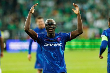 Chelsea 'nin oyuncuları, Real Betis Balompie ile Chelsea FC (Maciej Rogowski) arasındaki UEFA Konferans Ligi 2025 final maçında Moises Caicedo' dan gol üstüne gol atarken görüldü.)