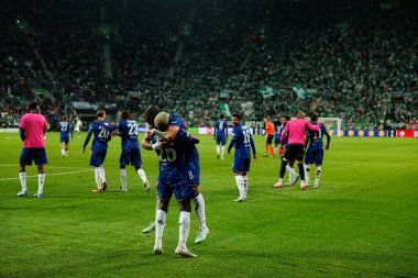 Chelsea 'nin oyuncuları, Real Betis Balompie ile Chelsea FC (Maciej Rogowski) arasındaki UEFA Konferans Ligi 2025 final maçında Moises Caicedo' dan gol üstüne gol atarken görüldü.)