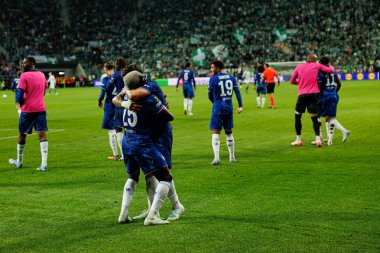Chelsea 'nin oyuncuları, Real Betis Balompie ile Chelsea FC (Maciej Rogowski) arasındaki UEFA Konferans Ligi 2025 final maçında Moises Caicedo' dan gol üstüne gol atarken görüldü.)