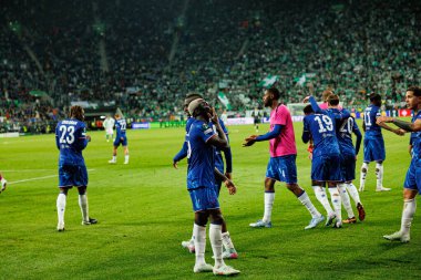 Chelsea 'nin oyuncuları, Real Betis Balompie ile Chelsea FC (Maciej Rogowski) arasındaki UEFA Konferans Ligi 2025 final maçında Moises Caicedo' dan gol üstüne gol atarken görüldü.)