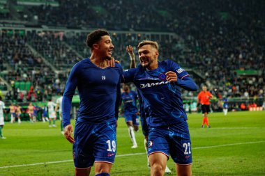 Jadon Sancho ve Kiernan Dewsbury-Hall UEFA Konferans Ligi 2025 final maçında Real Betis Balompie ve Chelsea FC (Maciej Rogowski)