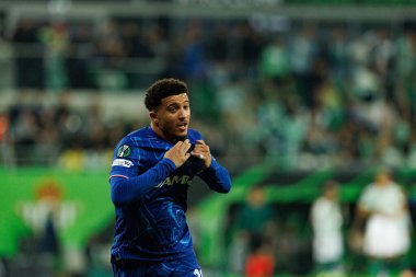 Jadon Sancho, Real Betis Balompie ve Chelsea FC (Maciej Rogowski) arasında oynanan UEFA Konferans Ligi 2025 final maçında gol attıktan sonra kutlama yaparken görüldü.)