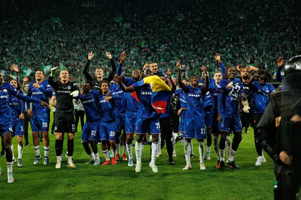 Chelsea 'nin oyuncuları, Real Betis Balompie ile Chelsea FC (Maciej Rogowski) arasında oynanan 2025 UEFA Konferans Ligi final maçında kutlama yaparken görüldü.)