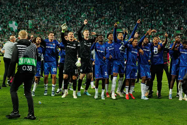 Chelsea 'nin oyuncuları, Real Betis Balompie ile Chelsea FC (Maciej Rogowski) arasında oynanan 2025 UEFA Konferans Ligi final maçında kutlama yaparken görüldü.)