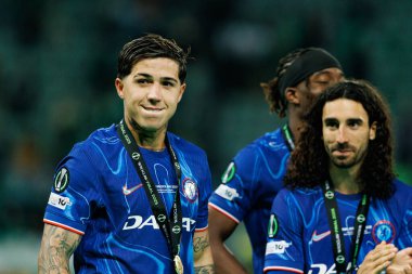 Enzo Fernandez, Real Betis Balompie ve Chelsea FC (Maciej Rogowski) arasında oynanan UEFA Konferans Ligi 2025 final maçında görüldü.)