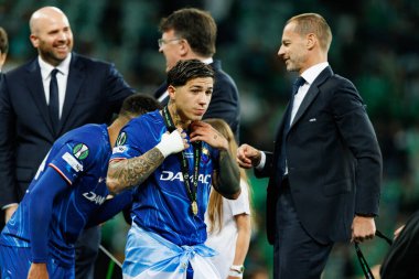 Enzo Fernandez, Real Betis Balompie ve Chelsea FC (Maciej Rogowski) arasında oynanan UEFA Konferans Ligi 2025 final maçında görüldü.)