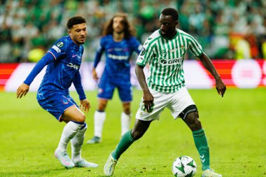 Jadon Sancho ve Yusuf Sabaly UEFA Konferans Ligi 2025 final maçında Real Betis Balompie ve Chelsea FC (Maciej Rogowski)