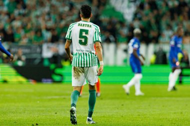 Marc Bartra, Real Betis Balompie ve Chelsea FC (Maciej Rogowski) arasında oynanan UEFA Konferans Ligi 2025 final maçında görüldü.)