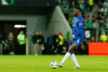 Benoit Badiashile, Real Betis Balompie ve Chelsea FC (Maciej Rogowski) arasında oynanan UEFA Konferans Ligi 2025 final maçında Real Betis Balompie ile Chelsea FC (Maciej Rogowski) arasında görüldü.)