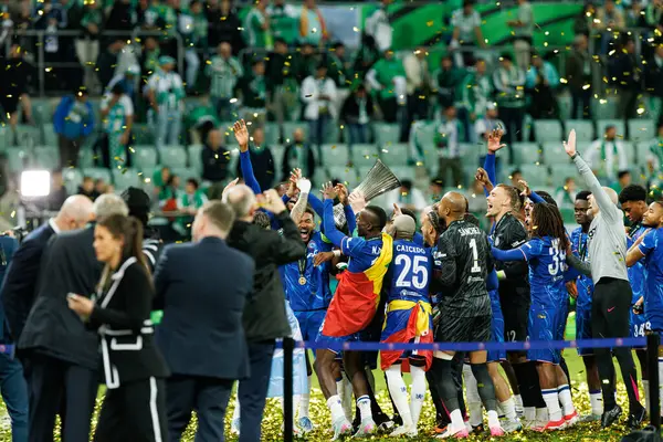 Chelsea 'nin oyuncuları, Real Betis Balompie ile Chelsea FC (Maciej Rogowski) arasında oynanan 2025 UEFA Konferans Ligi final maçında görüldü.)