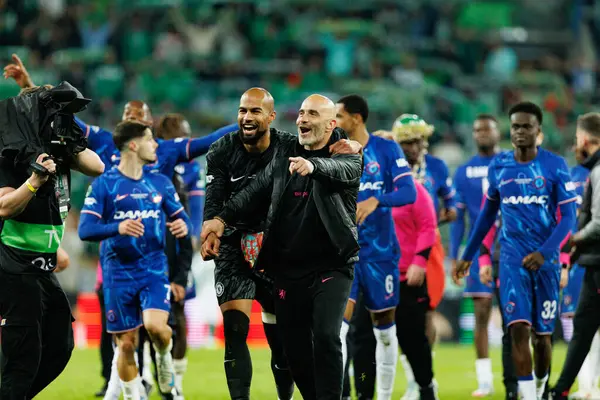 Robert Sanchez ve Enzo Maresca UEFA Konferans Ligi 2025 final maçında Real Betis Balompie ve Chelsea FC (Maciej Rogowski)