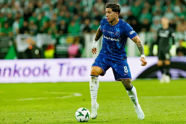 Enzo Fernandez, Real Betis Balompie ve Chelsea FC (Maciej Rogowski) arasında oynanan UEFA Konferans Ligi 2025 final maçında görüldü.)