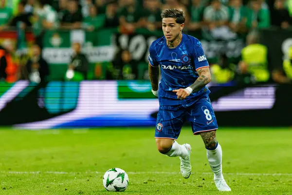 Enzo Fernandez, Real Betis Balompie ve Chelsea FC (Maciej Rogowski) arasında oynanan UEFA Konferans Ligi 2025 final maçında görüldü.)