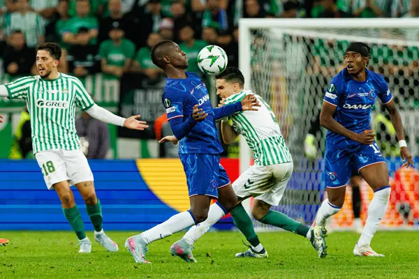 Nicolas Jackson, Real Betis Balompie ve Chelsea FC (Maciej Rogowski) arasında oynanan UEFA Konferans Ligi 2025 final maçında görüldü.)