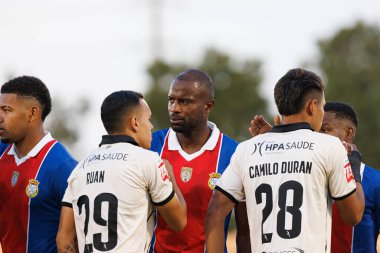 Her iki takımın oyuncuları Liga Portekiz 2 maçında FC Alverca ve Portimonense SC (Maciej Rogowski) takımları arasında görüldü.)