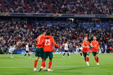 Nuno Mendes ve Cristiano Ronaldo, Almanya ve Portekiz milli takımları arasında oynanan 2025 UEFA Milletler Ligi yarı final maçında görüldü (Maciej Rogowski)