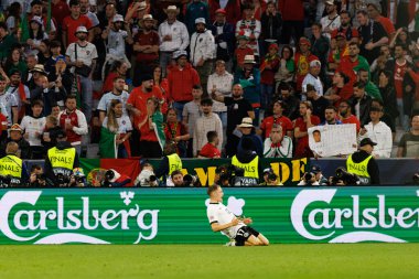 Florian Wirtz, Almanya ve Portekiz milli takımları arasında oynanan 2025 UEFA Milletler Ligi yarı final maçında gol attıktan sonra kutlama yaparken görüldü (Maciej Rogowski)