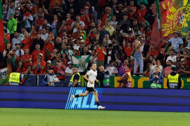 Florian Wirtz, Almanya ve Portekiz milli takımları arasında oynanan 2025 UEFA Milletler Ligi yarı final maçında gol attıktan sonra kutlama yaparken görüldü (Maciej Rogowski)