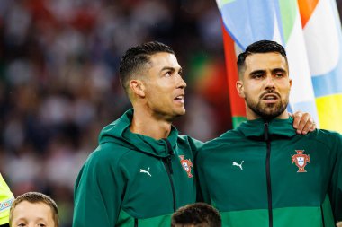 Cristiano Ronaldo ve Diogo Costa, UEFA Uluslar Ligi 2025 yarı final maçında Almanya ve Portekiz milli takımları arasında görüldü (Maciej Rogowski)