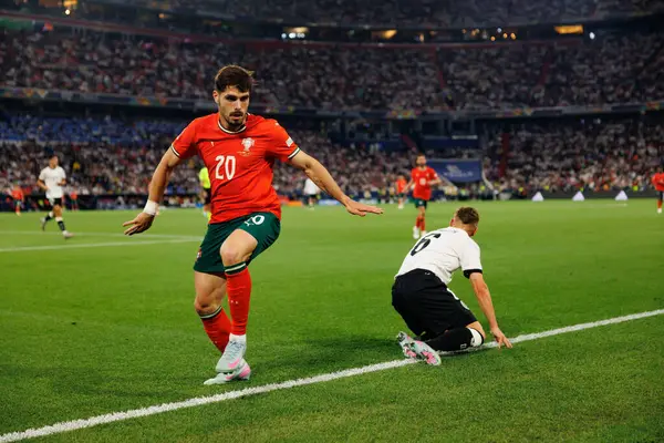 Pedro Neto, Almanya ve Portekiz milli takımları arasında oynanan 2025 UEFA Uluslar Ligi yarı final maçında görüldü (Maciej Rogowski)