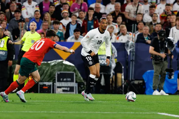 Leroy Sane ve Pedro Neto, Almanya ve Portekiz milli takımları arasında oynanan 2025 UEFA Uluslar Ligi yarı final maçında görüldü (Maciej Rogowski)