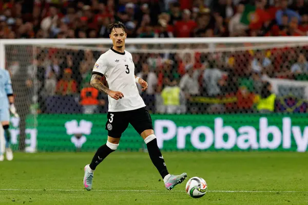 Robin Koch, Almanya ve Portekiz milli takımları arasında oynanan 2025 UEFA Uluslar Ligi yarı final maçında görüldü (Maciej Rogowski)