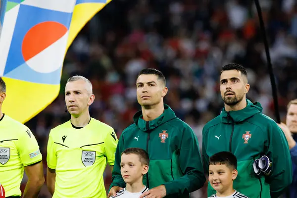 Cristiano Ronaldo ve Diogo Costa, UEFA Uluslar Ligi 2025 yarı final maçında Almanya ve Portekiz milli takımları arasında görüldü (Maciej Rogowski)