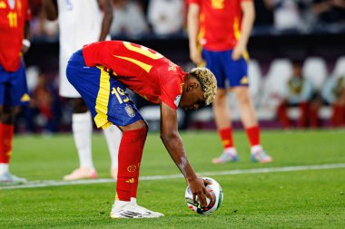 Lamine Yamal, İspanya ve Fransa milli takımları arasında oynanan 2025 UEFA Uluslar Ligi yarı final maçında görüldü (Maciej Rogowski)