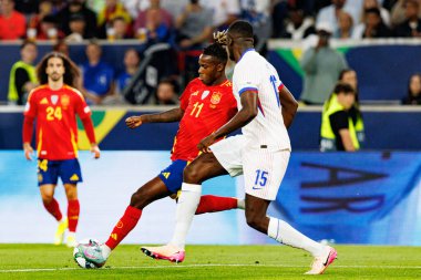 Nico Williams ve Ibrahima Konate, İspanya ve Fransa milli takımları arasında oynanan 2025 UEFA Milletler Ligi yarı final maçında görüldü (Maciej Rogowski)