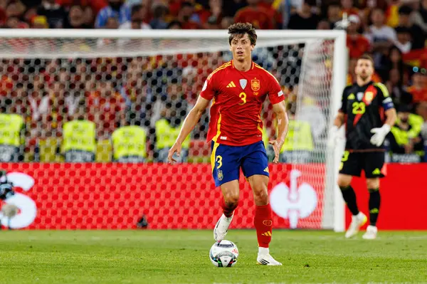 Robin Le Normand, İspanya ve Fransa milli takımları arasında oynanan 2025 UEFA Uluslar Ligi yarı final maçında görüldü (Maciej Rogowski)