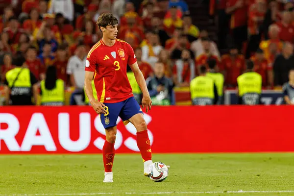 Robin Le Normand, İspanya ve Fransa milli takımları arasında oynanan 2025 UEFA Uluslar Ligi yarı final maçında görüldü (Maciej Rogowski)