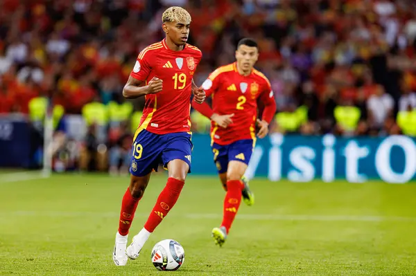 Lamine Yamal, İspanya ve Fransa milli takımları arasında oynanan 2025 UEFA Uluslar Ligi yarı final maçında görüldü (Maciej Rogowski)