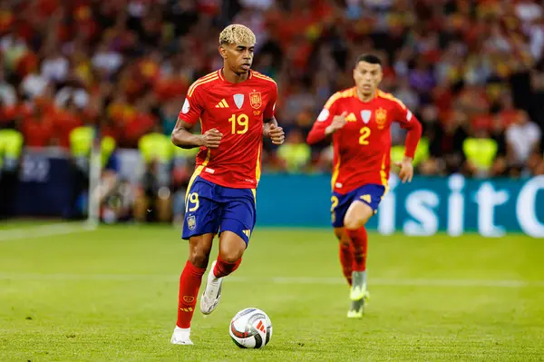 Lamine Yamal, İspanya ve Fransa milli takımları arasında oynanan 2025 UEFA Uluslar Ligi yarı final maçında görüldü (Maciej Rogowski)