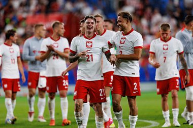 Nicola Zalewski ve Matty Cash, Polonya ve Moldova milli takımları arasında oynanan uluslararası dostluk maçı sırasında görüldü (Maciej Rogowski)