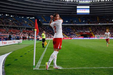 Matty Cash, Polonya ve Moldova milli takımları arasında oynanan uluslararası dostluk maçında attığı golün ardından kutlama yaparken görülüyor (Maciej Rogowski))