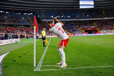 Matty Cash, Polonya ve Moldova milli takımları arasında oynanan uluslararası dostluk maçında attığı golün ardından kutlama yaparken görülüyor (Maciej Rogowski))