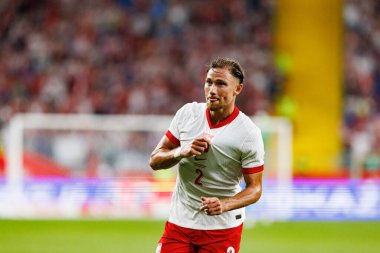 Matty Cash, Polonya ve Moldova milli takımları arasında oynanan uluslararası dostluk maçında attığı golün ardından kutlama yaparken görülüyor (Maciej Rogowski))