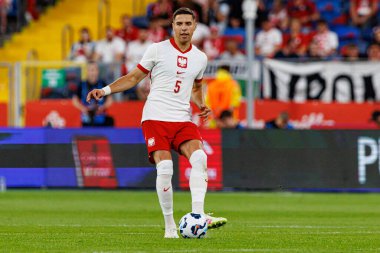  Jan Bednarek, Polonya ve Moldova milli takımları arasında oynanan uluslararası dostluk maçı sırasında görüldü (Maciej Rogowski)