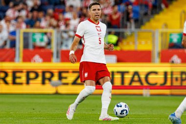  Jan Bednarek, Polonya ve Moldova milli takımları arasında oynanan uluslararası dostluk maçı sırasında görüldü (Maciej Rogowski)