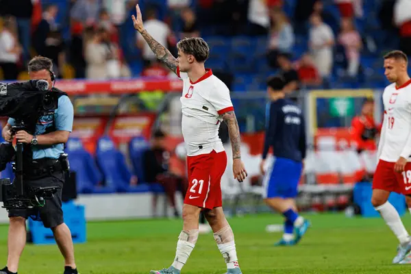 Nicola Zalewski, Polonya ve Moldova milli takımları arasında oynanan uluslararası dostluk maçı sırasında görüldü (Maciej Rogowski))