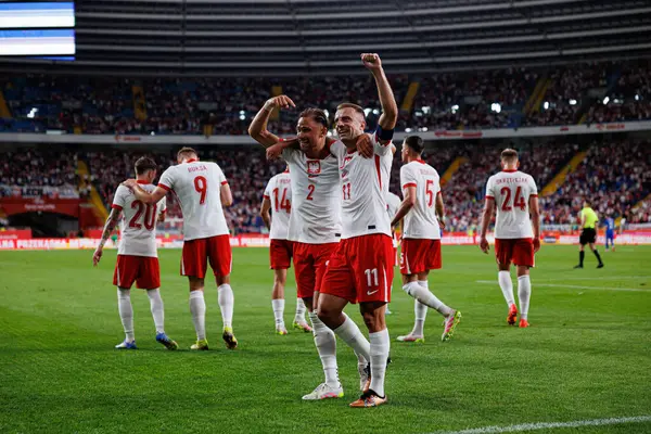 Matty Cash ve Kamil Grosicki, Polonya milli takımları ile Moldova (Maciej Rogowski)