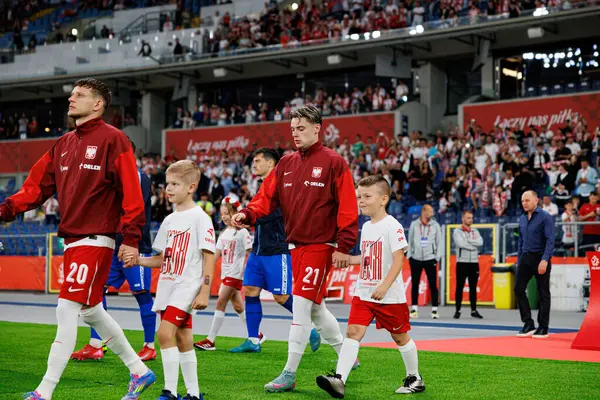 Sebastian Szymanski ve Nicola Zalewski, Polonya ve Moldova milli takımları arasında oynanan uluslararası dostluk maçında (Maciej Rogowski)