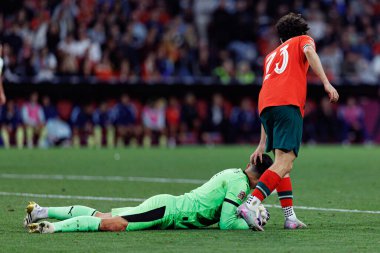 Diogo Costa ve Vitinha, UEFA Uluslar Ligi 2025 final maçında Portekiz ve İspanya milli takımları arasında görüldü (Maciej Rogowski)