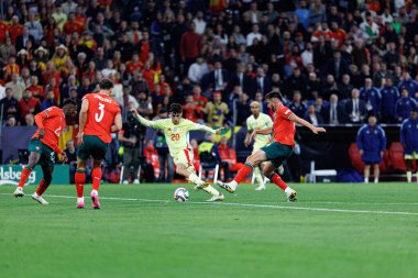 Portekiz ve İspanya milli takımları arasında oynanan 2025 UEFA Uluslar Ligi final maçında Pedri ve Goncalo Inacio görüldü (Maciej Rogowski)